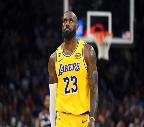 NBA詹姆斯重返克利夫兰热泪盈眶：这里有太多难忘回忆