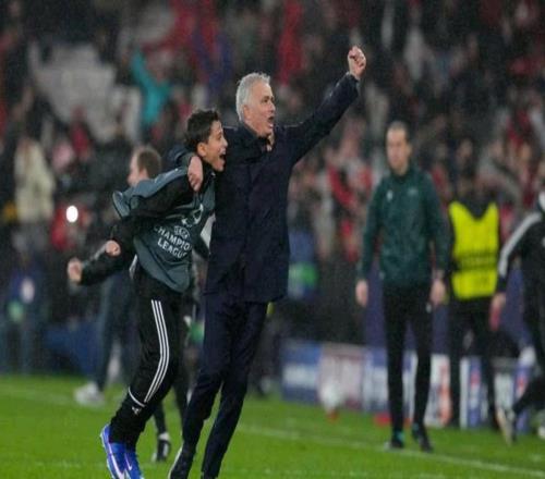 穆里尼奥率本菲卡绝杀皇马逆转晋级附加赛