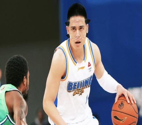 唉！拿顶薪得0分，上场9分钟，正负值19，许利民我特别相信他