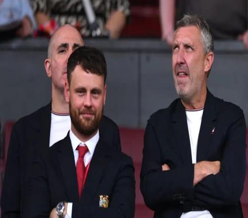 邮报记者：目前而言，曼联方面不愿续约马奎尔