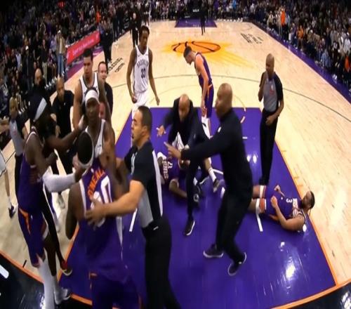 火爆冲突5人吃T！太阳险胜篮网狄龙26分濒临禁赛波特36分