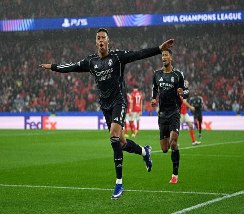 24！姆巴佩双响，皇马跌出前8，门将98分钟破门，穆帅神奇逆袭