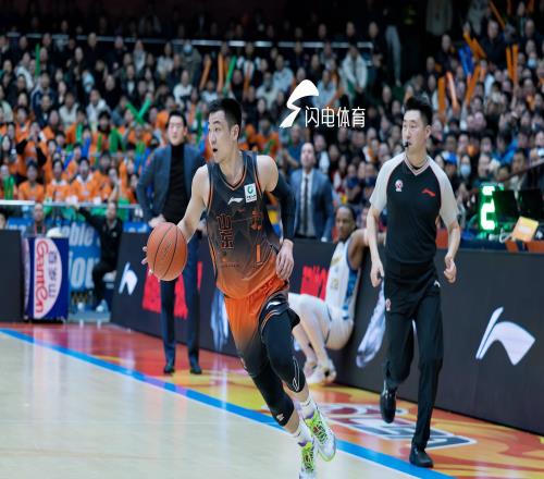 山东高速客场挑战浙江方兴渡，高诗岩等三名队员因伤缺席