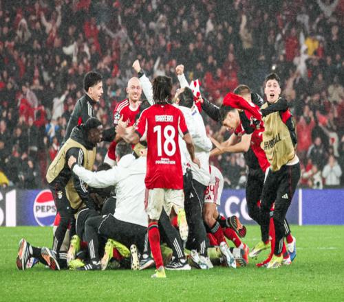 欧冠奇迹！63岁穆帅神作：最后1秒指示门将压上暴击皇马