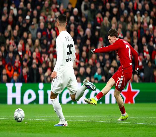 利物浦60卡拉巴赫直通欧冠16强麦卡2球维尔茨破门萨拉赫世界波