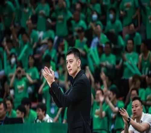 杨毅：多支球队有意杨鸣双方正进一步接洽他还是会回到熟悉的舞台