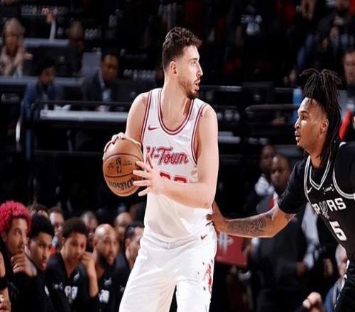 16分逆转！马刺改变了战术，杜兰特谈文班明牌，乌度卡你调整太慢