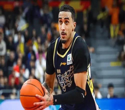 胜吉林发布会！杜锋与奎因不满下半场，并寄语给小将上场机会！