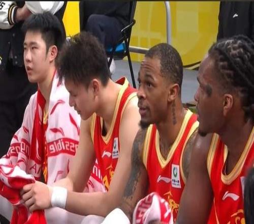 惨遭复仇！山东输得不冤，强援16投2中堪比卧底，王博靠外援取胜