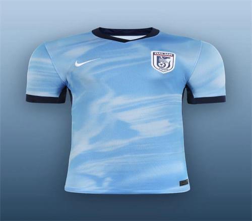 英博新赛季球衣亮相