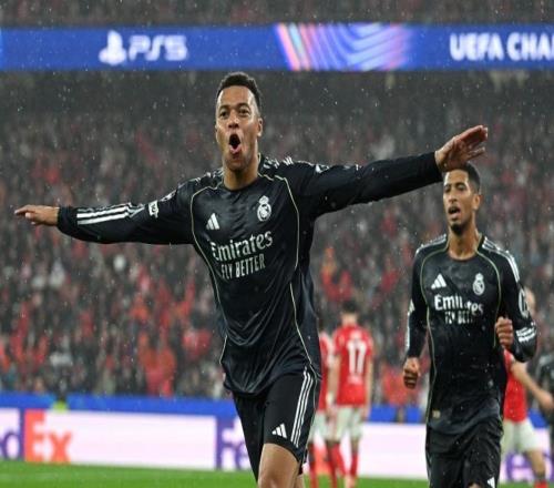 欧冠16强8席确定！穆里尼奥埋葬皇马直通梦，巴萨曼城压哨突围