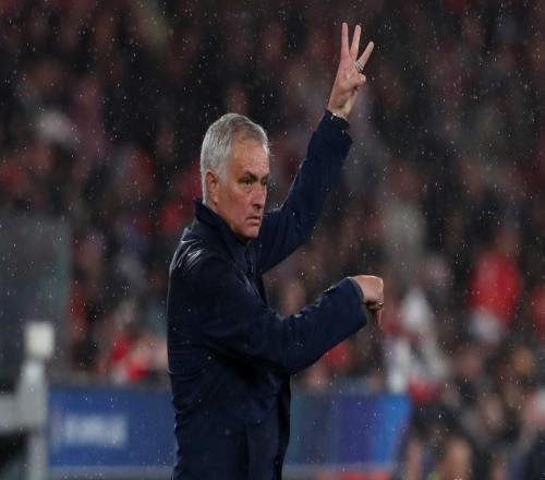 阿斯：穆里尼奥不愧是战术大师，皇马完败于他的招牌穆式反击