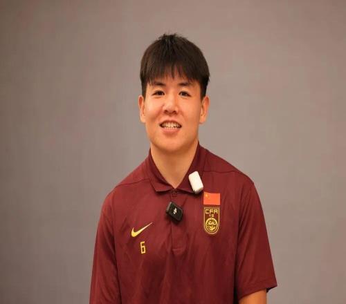 偶像卡塞米罗！英媒确认：狼队签下中国球员徐彬或将租借英冠