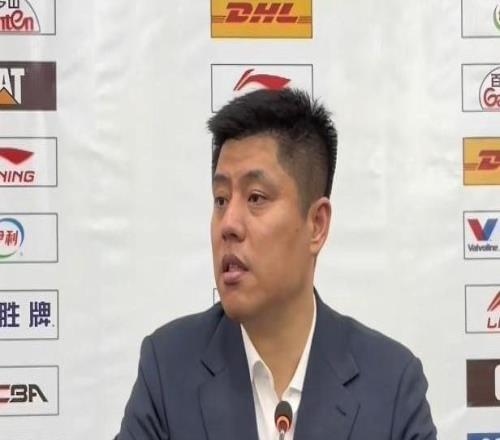 又输了！3个本土后卫，全得0分，篮板球输23个，潘江输掉了斗志