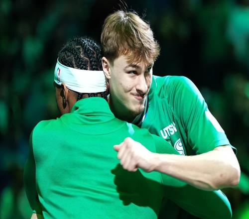 49分10板！34分8记三分球！NBA神级纪录诞生，最佳新秀有悬念了