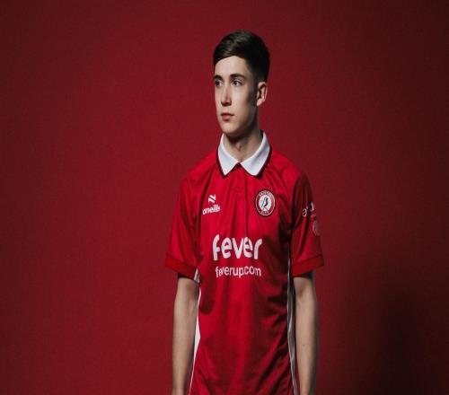 官方：曼城20岁后卫塞布内勒加盟布里斯托尔城