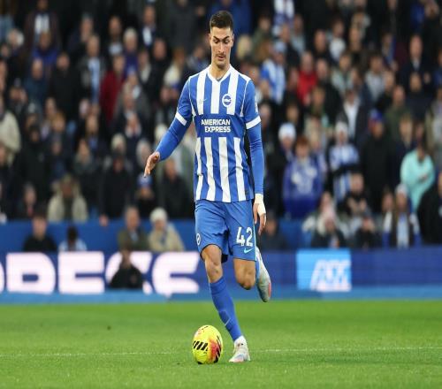 官方：布莱顿后卫科波拉租借加盟巴黎FC