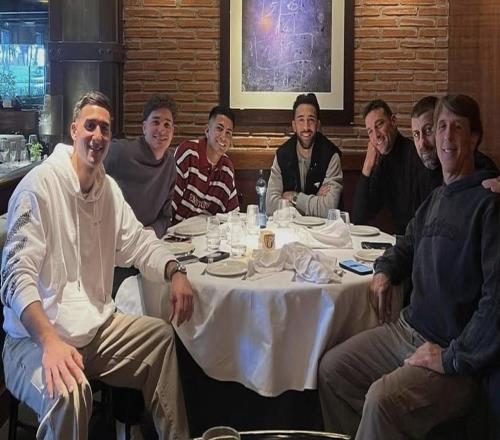 斯卡洛尼造访马竞训练基地，并与马竞队内阿根廷国脚共进晚餐