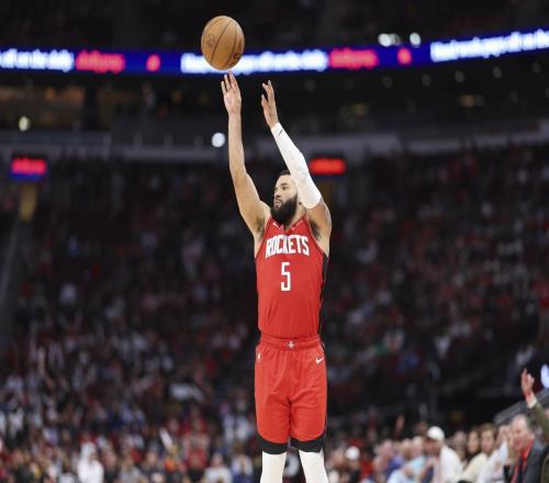 火箭计划补强内线而非补强控卫这样的补强策略到底有何玄机