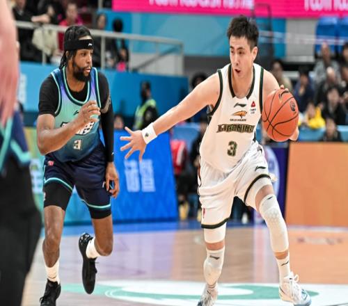 拿600万，国家队主控，14投11铁！球迷：潮水退去才知道你在裸泳