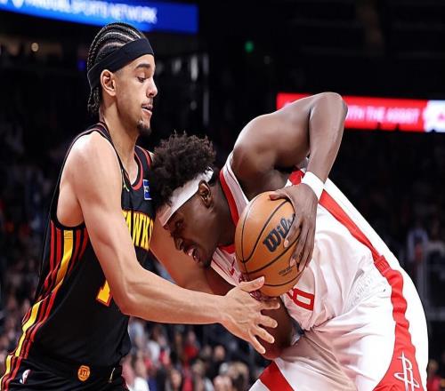 上去打个几分钟还是可以的，火箭还是应该多用用这位替补锋线