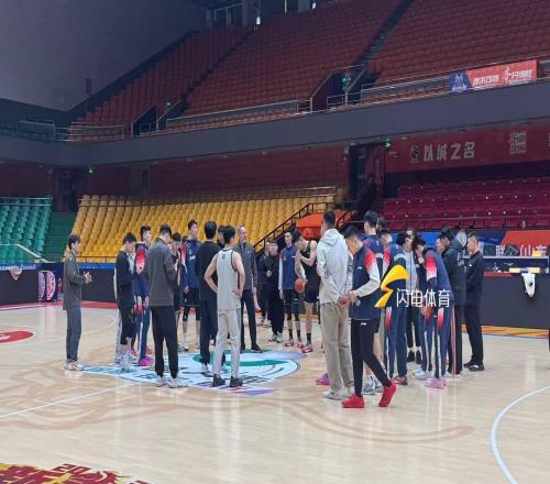 主场迎强敌盼止颓山东高速男篮今晚迎战广州龙狮