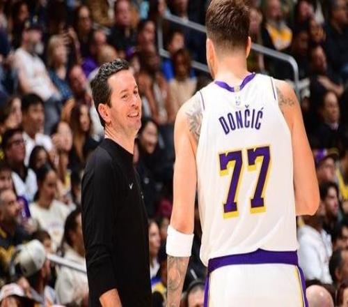 雷迪克：必须强调东契奇的关键作用他彻底撕裂了对手防线