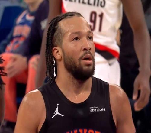 正负值26！开拓者主力中锋全队垫底，杨瀚森0投篮，队友拿球单干