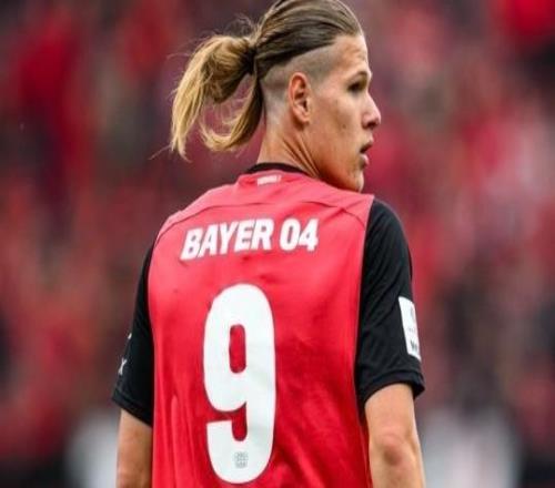 官方：勒沃库森18岁前锋斯捷潘诺夫租借加盟乌德勒支