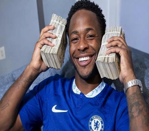 英超冬窗游出一条大鱼，前曼城巨星，0转会费，5家欧洲豪强疯抢