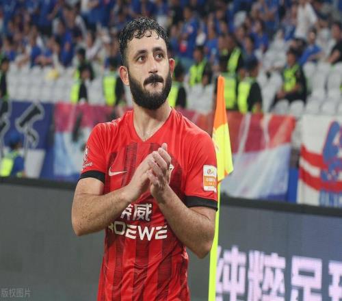 在海港成功路上，有一人重要性不亚于徐根宝和穆帅