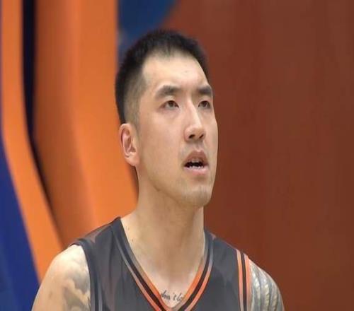 山东男篮逆转广州，陶汉林16+8完胜徐昕高诗岩14+7故意罚球不进