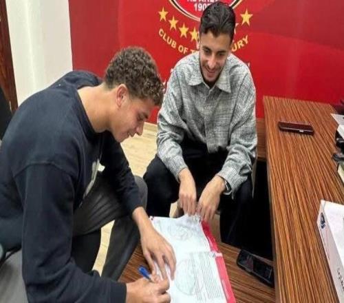 世体：哈姆扎已与开罗国民续约1年，以应对巴萨不买断的情况