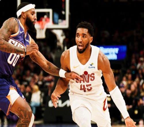 大爆冷！米切尔16+8毫无借口，火箭弃将27+3全队第二，格林险受伤