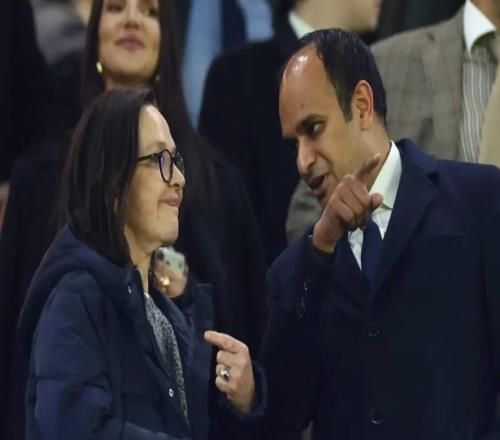 TA：现在没有“列维形状的盾牌”来替刘易斯家族挡住批评了