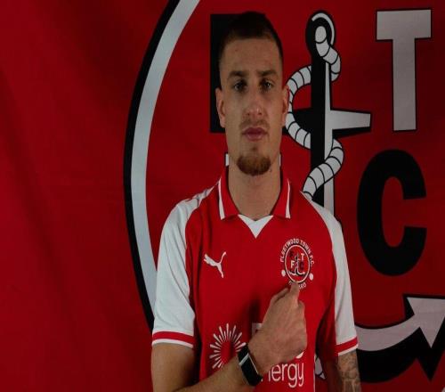 曼联官宣冬窗卖第三人！倒霉小妖出租一周重伤归队，曾被阿莫林骂