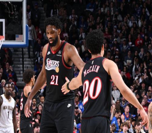 轰40+11+4！31岁MVP中锋满血复活：东部争霸再生悬念