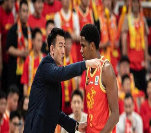 CBA鏖战夜：山东绝地反击，广厦低分锁胜，积分榜再洗牌