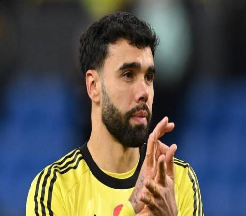 拉亚本赛季英超已完成12场零封，还剩一场追平上赛季零封数