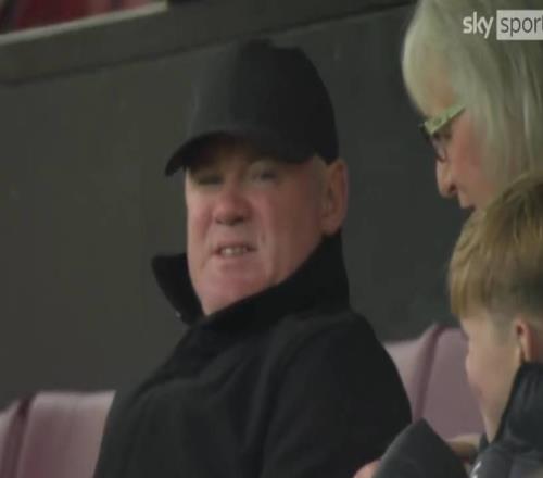 心情不错，鲁尼在老特拉福德现场观战曼联vs富勒姆