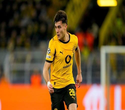 记者：多特试图说服安塞尔米诺永久转会，切尔西对此感到失望