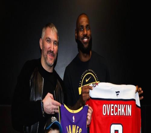 迈克布朗：詹姆斯天赋非常强！人品更是无法被挑剔！