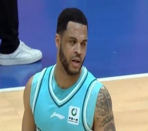 北京vs青岛前瞻：许利民赛前为赵睿捡球引关注刘维伟欲终结5连败