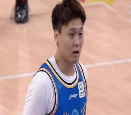 赵睿两罚不中，北京男篮无缘逆转青岛曾凡博15+6许利民兵败一招