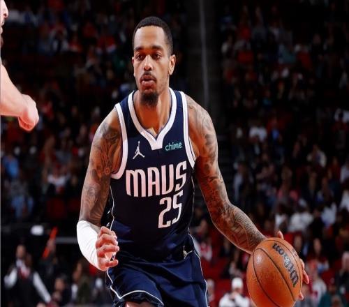 攻防两端都被火箭完爆，独行侠锋线大将的状态依然很不理想