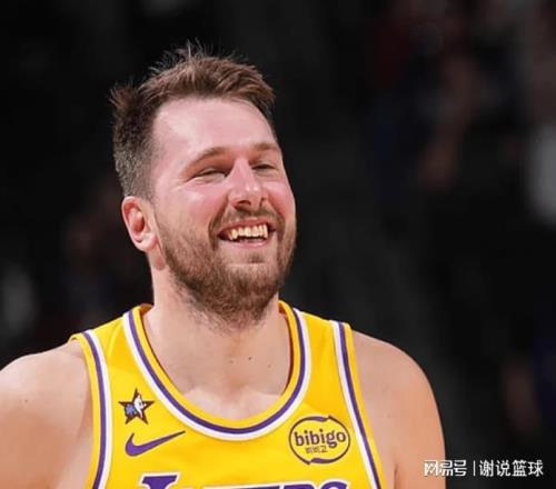 湖人先发五虎状态各异，东契奇詹姆斯尽力了，两将要进黑榜