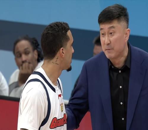 转正就摆烂了广东最强王牌坑惨杜锋，狂逼朱芳雨签约第五外援！