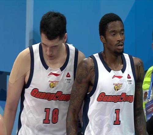 最新消息！吉伦沃特有望回归广东队，朱芳雨将裁掉萨林杰