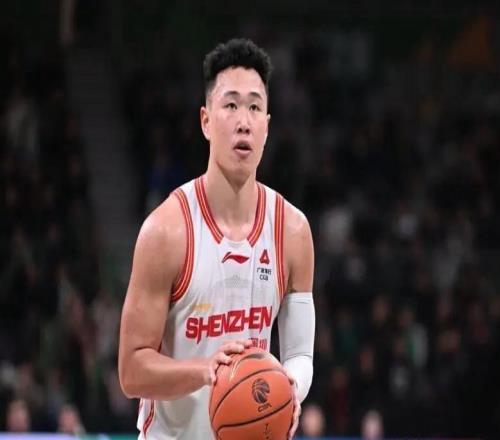 中国男篮决战日本队，最新大名单曝光，徐杰还没戏，顶级锋线加入