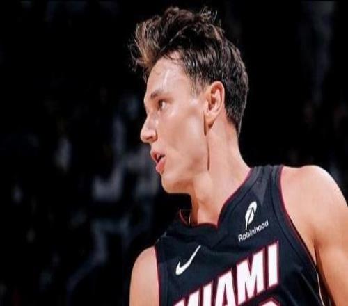 阿德巴约20分9板3助热火13491大胜公牛怀特16分